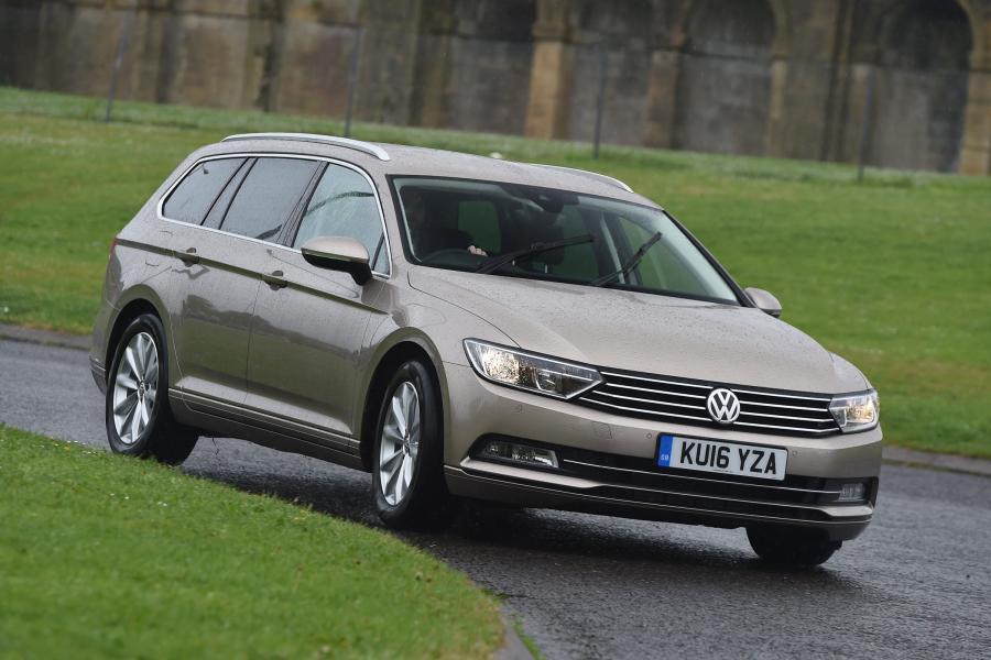  Volkswagen Passat Estate BlueMotion 2015 года  (UK) (фото 24 из 30)